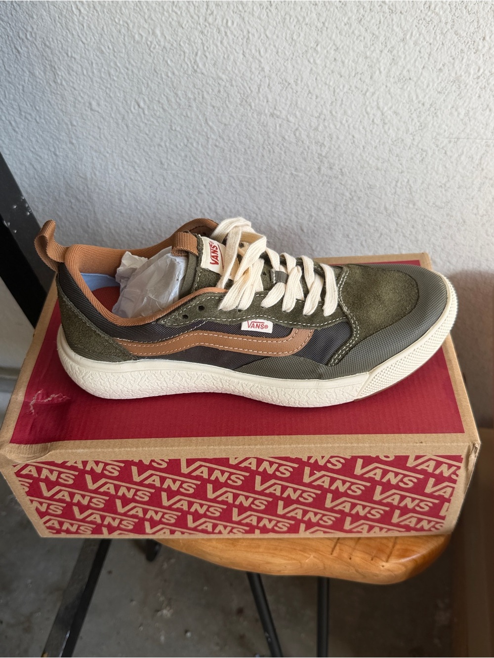 Women’s Vans Ultrarange EXO Size 8